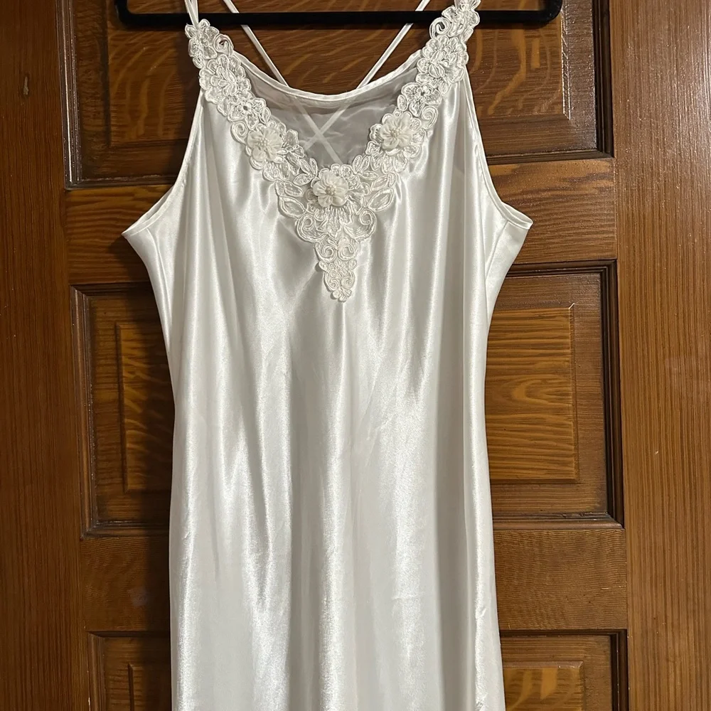 Vintage White Satin Slip Chemise with Lace V-Neck - Picture 10 of 10